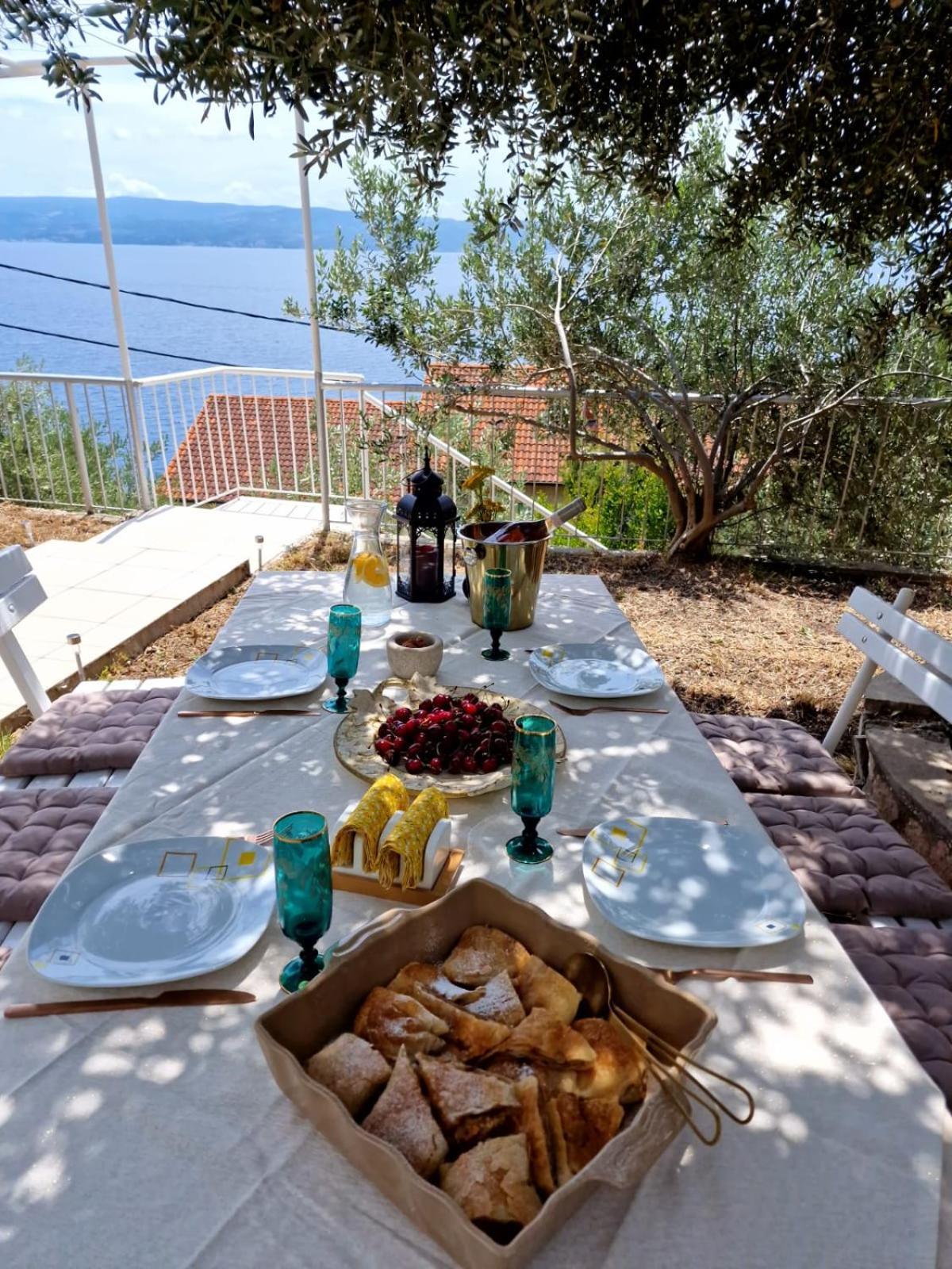 Apartment Panorama - Amazing Sea View, Newly Renovated Dugi Rat Exterior foto